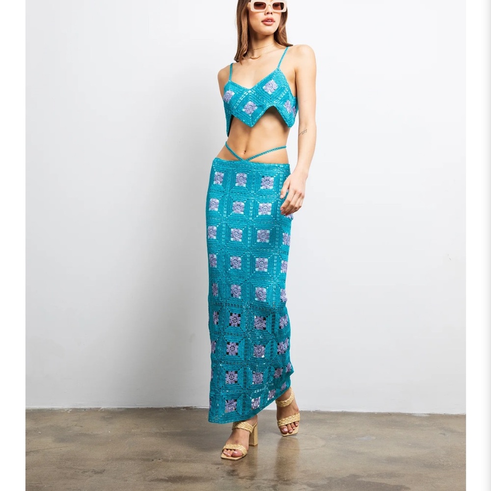 Lisa Maree 2 piece crotchet set.  NWT, top medium, skirt small.